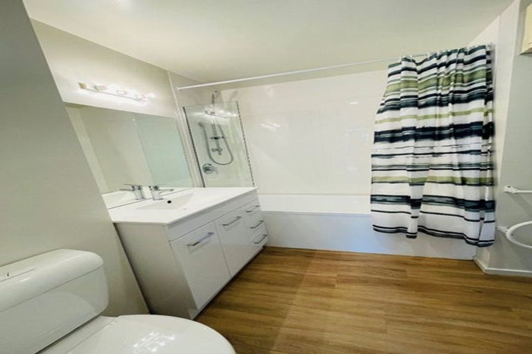 Photo of property in 2/21 Hewitts Road, Merivale, Christchurch, 8014