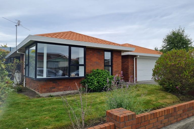 Photo of property in 2/1 Apollo Place, Papanui, Christchurch, 8052