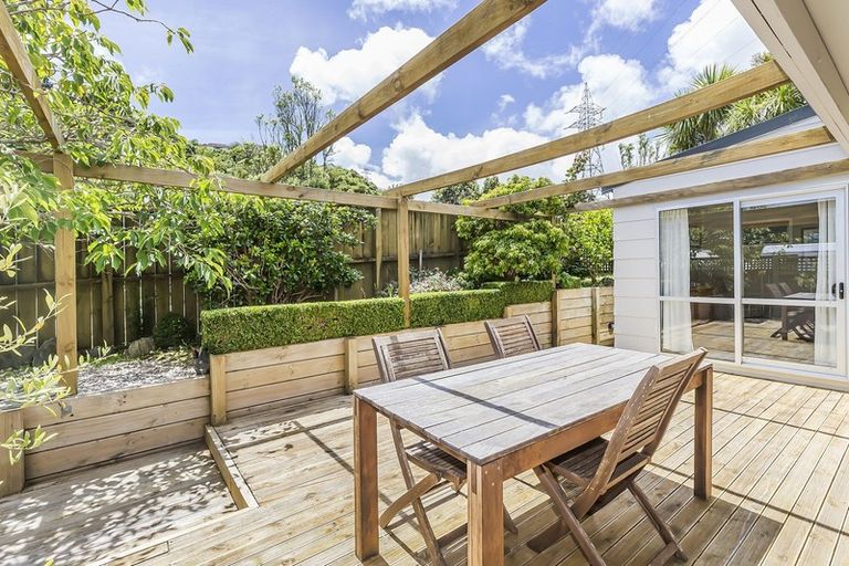 Photo of property in 11 John Witton Drive, Crofton Downs, Wellington, 6035