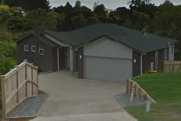 Photo of property in 22 Marwan Crescent, The Gardens, Auckland, 2105