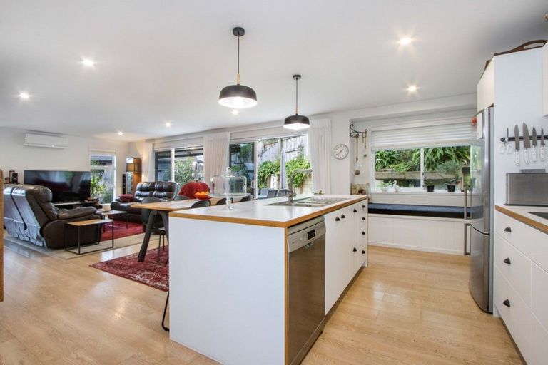 Photo of property in 12 Riverside Place, Katikati, 3129