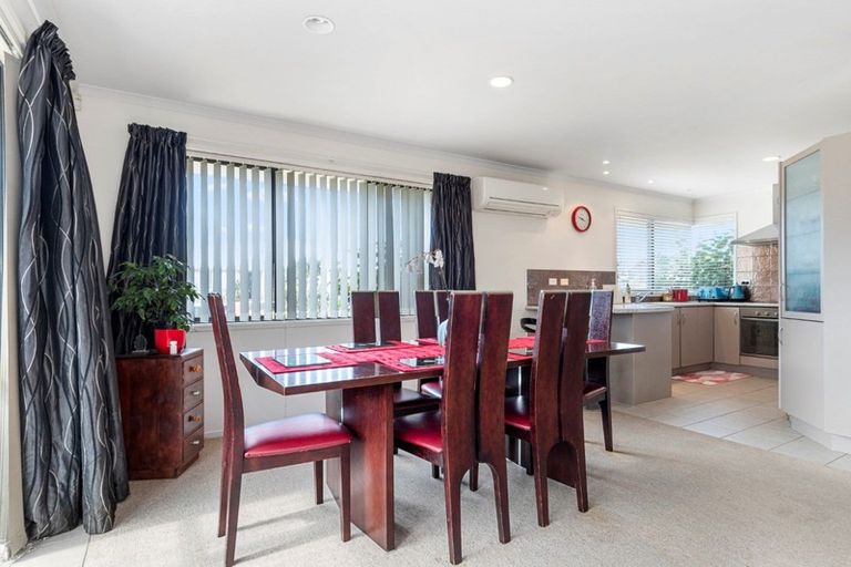 Photo of property in 18 Gibson Place, Papamoa Beach, Papamoa, 3118