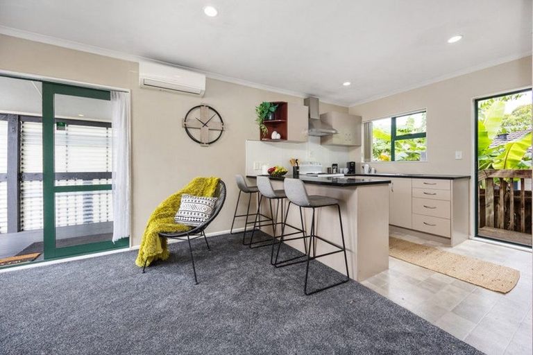 Photo of property in 40 Reid Road, New Lynn, Auckland, 0600