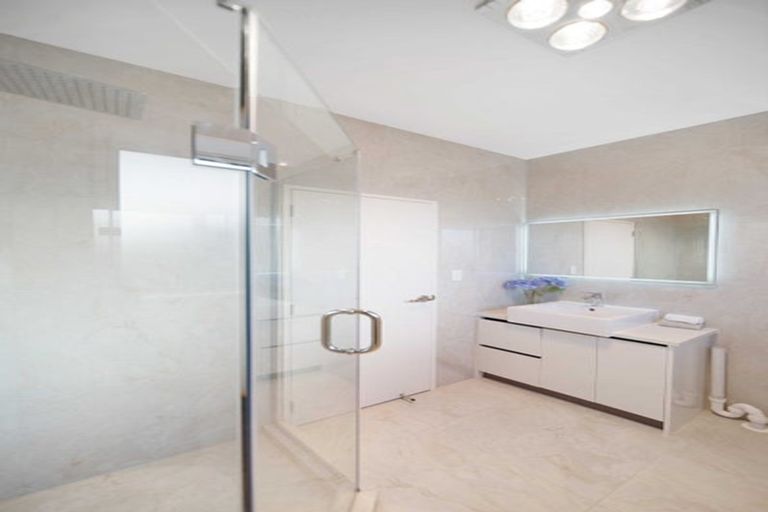 Photo of property in 14 Frazen Avenue, Papakura, 2110