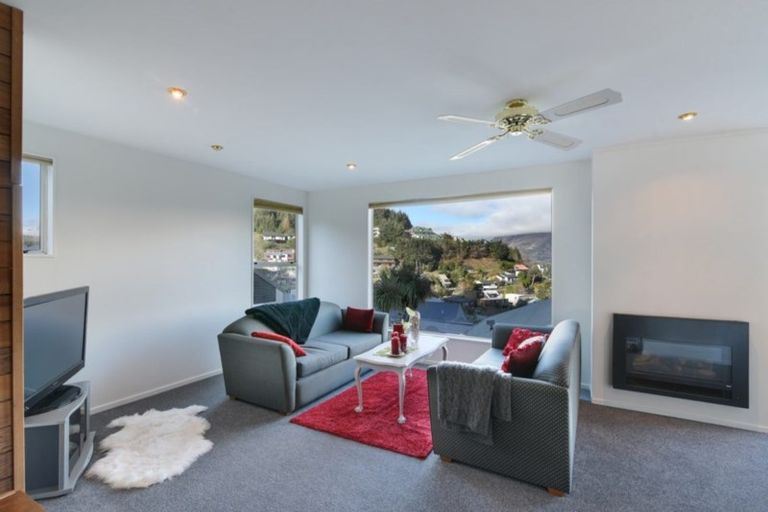 Photo of property in 15b Wye Place, Fernhill, Queenstown, 9300