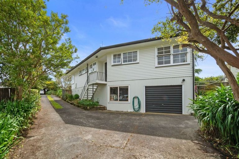 Photo of property in 4 Anich Road, Massey, Auckland, 0614