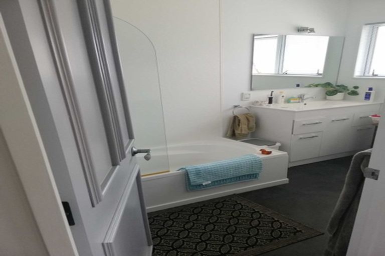 Photo of property in 68 Kinloch Road, Kinloch, Taupo, 3377