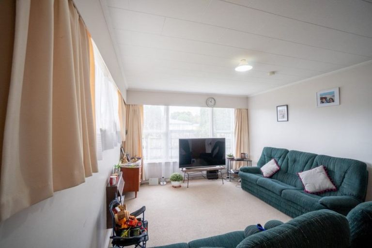 Photo of property in 2 Hartley Place, Awapuni, Palmerston North, 4412