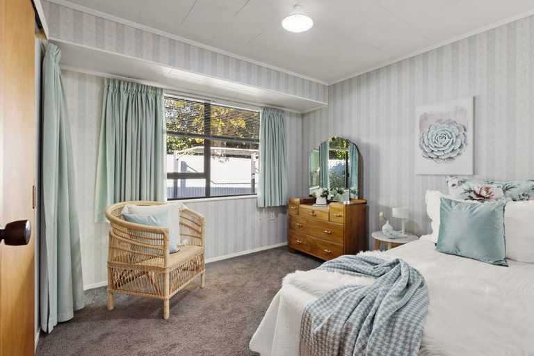 Photo of property in 18a Pahiatua Street, Hokowhitu, Palmerston North, 4410