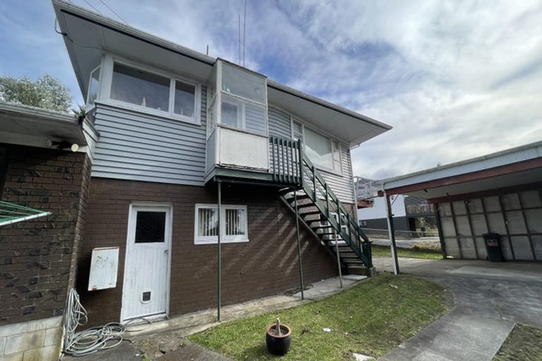 Photo of property in 10 Mildmay Road, Henderson, Auckland, 0610