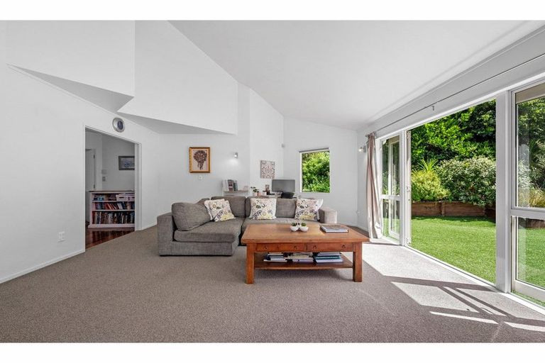 Photo of property in 29 Kate Sheppard Avenue, Torbay, Auckland, 0630
