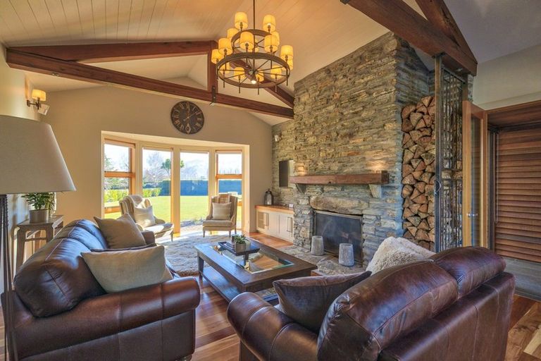 Photo of property in 8 Waimana Place, Wanaka, 9305