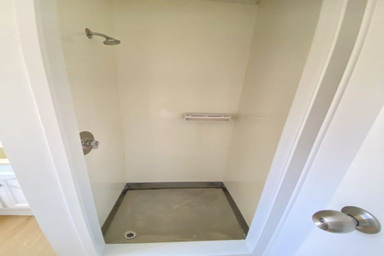 Photo of property in 1/6 Philson Terrace, Browns Bay, Auckland, 0630