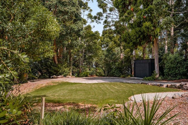 Photo of property in 34 Arapito Road, Titirangi, Auckland, 0604