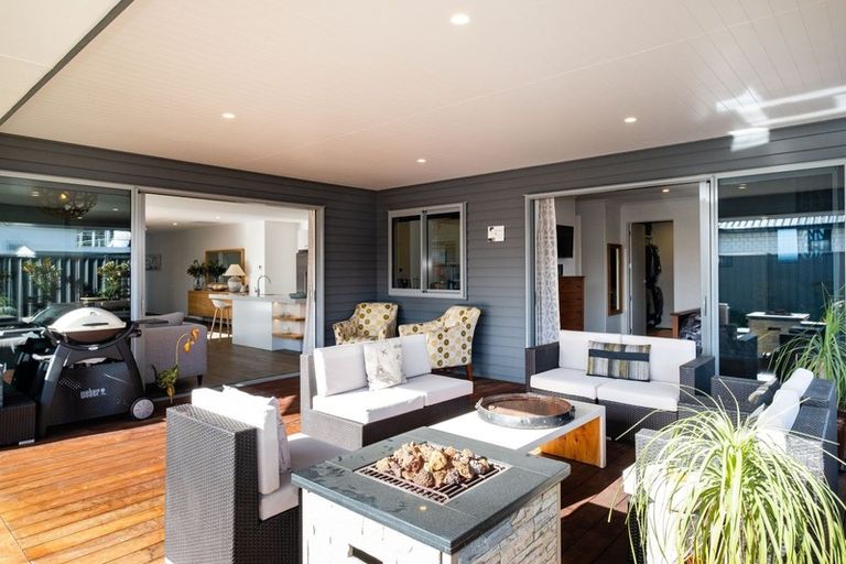 Photo of property in 11 Benmore Place, Poraiti, Napier, 4112