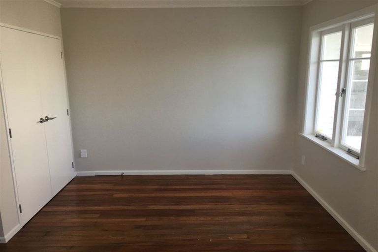 Photo of property in 92 Swanson Road, Henderson, Auckland, 0610