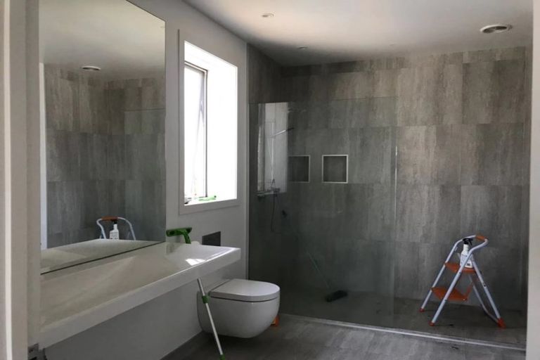 Photo of property in 1/14 Rothesay Bay Road, Rothesay Bay, Auckland, 0630