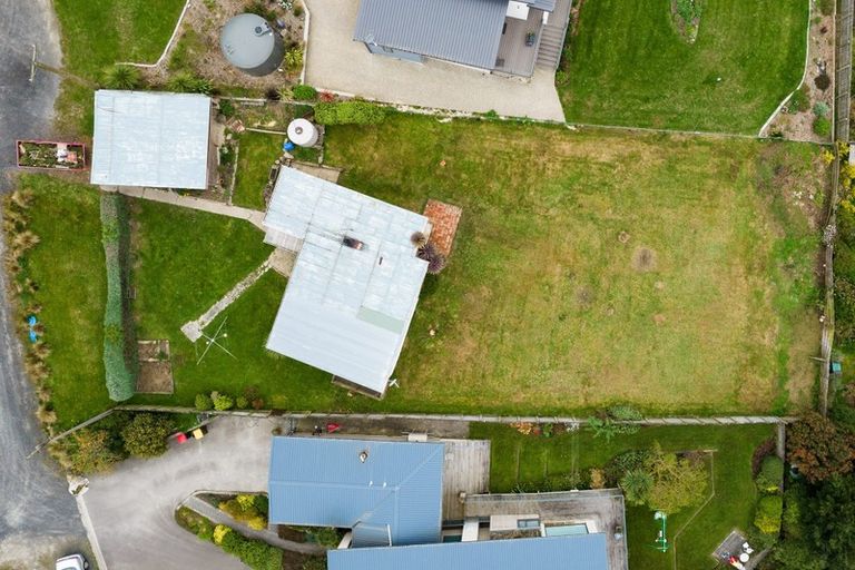 Photo of property in 11 Gull Street, Waihola, Milton, 9073