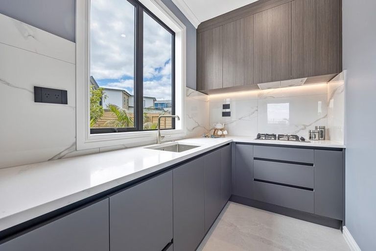 Photo of property in 2 Taku Close, Long Bay, Auckland, 0630