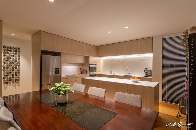 Photo of property in 5 Jean Caldwell Way, Island Bay, Wellington, 6023