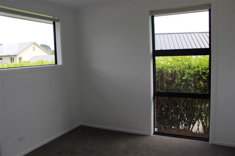 Photo of property in 4 Links Drive, Waiwhakaiho, New Plymouth, 4312