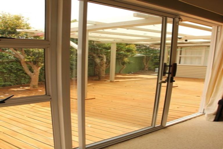 Photo of property in 5 Chudleigh Grove, Churton Park, Wellington, 6037