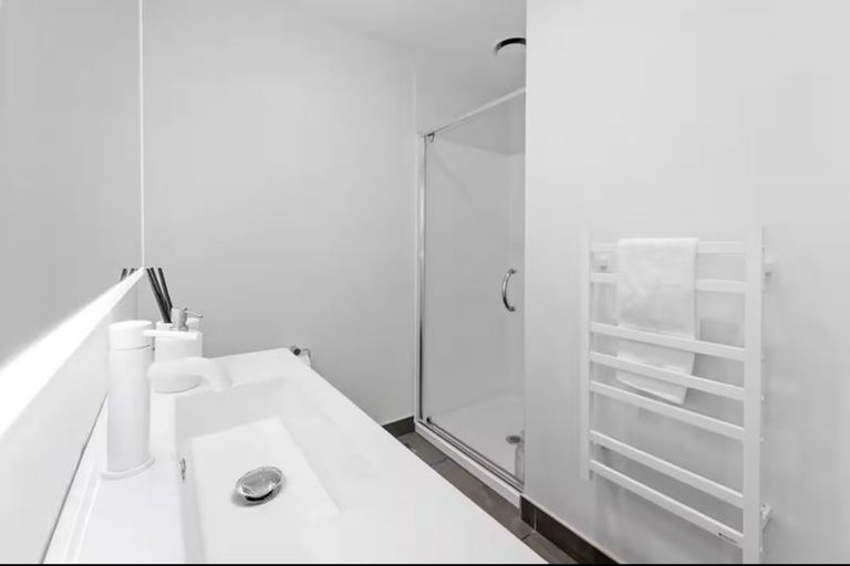 Photo of property in Queen's Residences, 201/8 Airedale Street, Auckland Central, Auckland, 1010