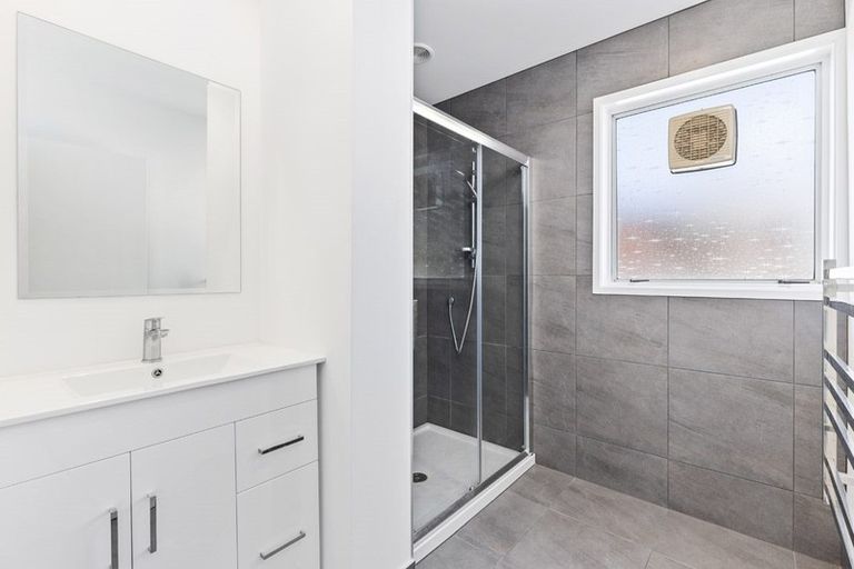 Photo of property in 1/25 Oban Road, Browns Bay, Auckland, 0630