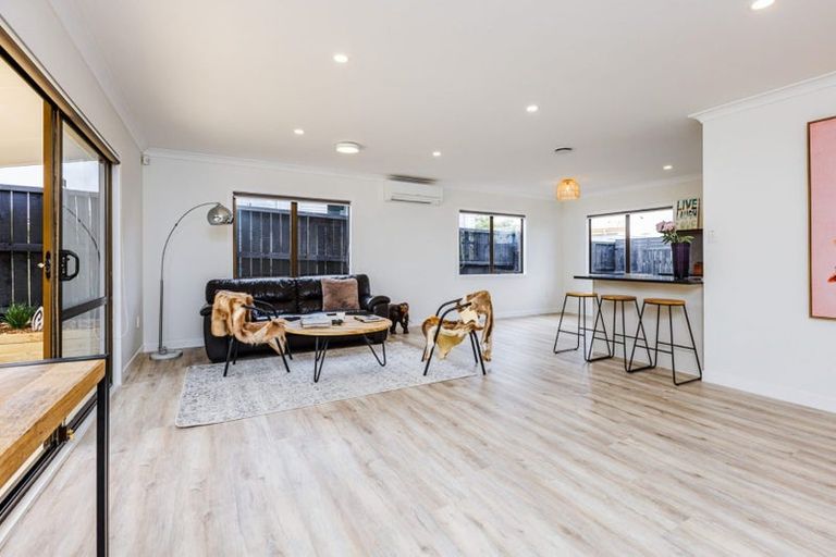 Photo of property in 2/55 Alfriston Road, Manurewa East, Auckland, 2102