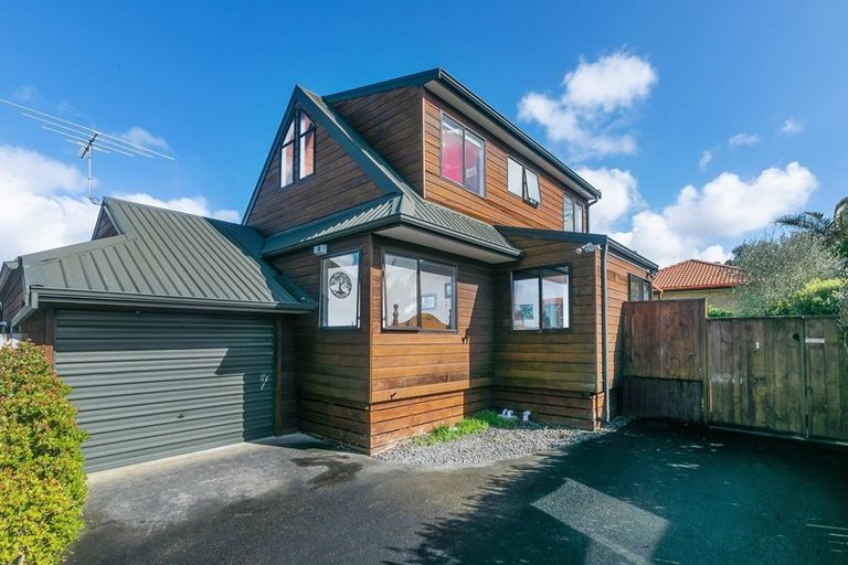 Photo of property in 15b Montrose Street, Point Chevalier, Auckland, 1022