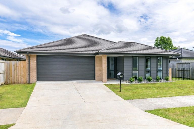 Photo of property in 240 Dixon Road, Fitzroy, Hamilton, 3206