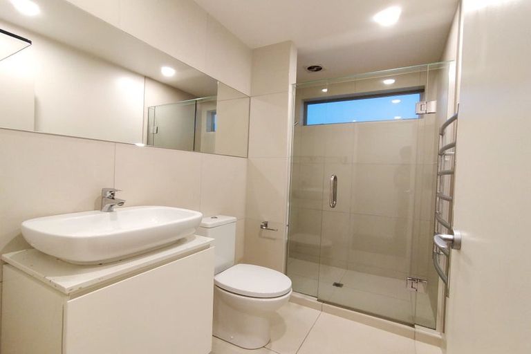 Photo of property in 10a Waterloo Road, Milford, Auckland, 0620