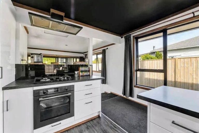 Photo of property in 126 Miranda Street, Stratford, 4332