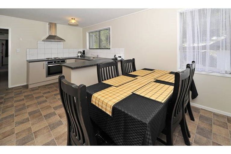 Photo of property in 5 Rako Place, Manurewa, Auckland, 2102