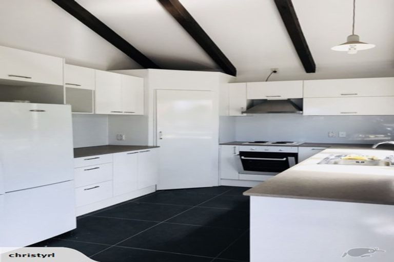 Photo of property in 1/26 Marlborough Avenue, Glenfield, Auckland, 0629