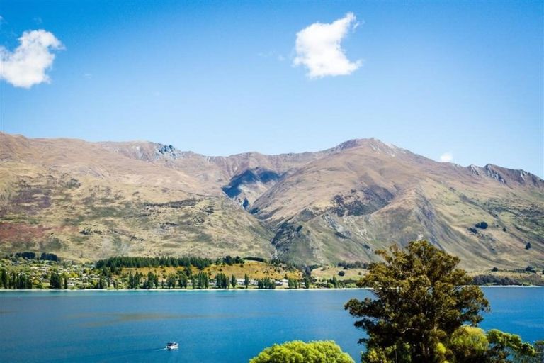 Photo of property in 92 Lismore Street, Wanaka, 9305