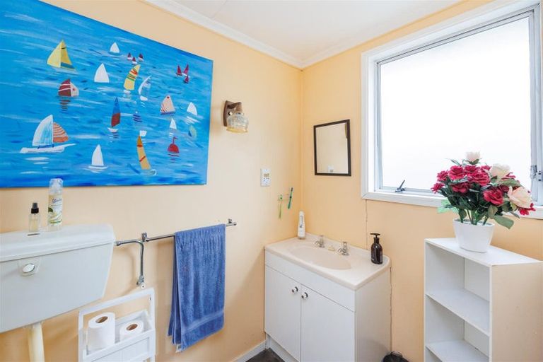 Photo of property in 19 Alexandra Street, Marton, 4710