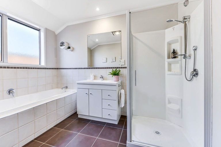 Photo of property in 46 Magellan Rise, Flagstaff, Hamilton, 3210