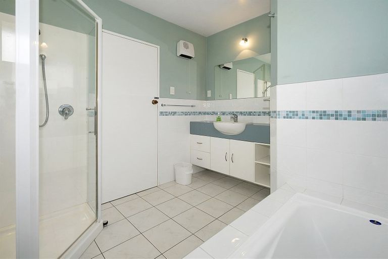 Photo of property in 314 Yaldhurst Road, Avonhead, Christchurch, 8042