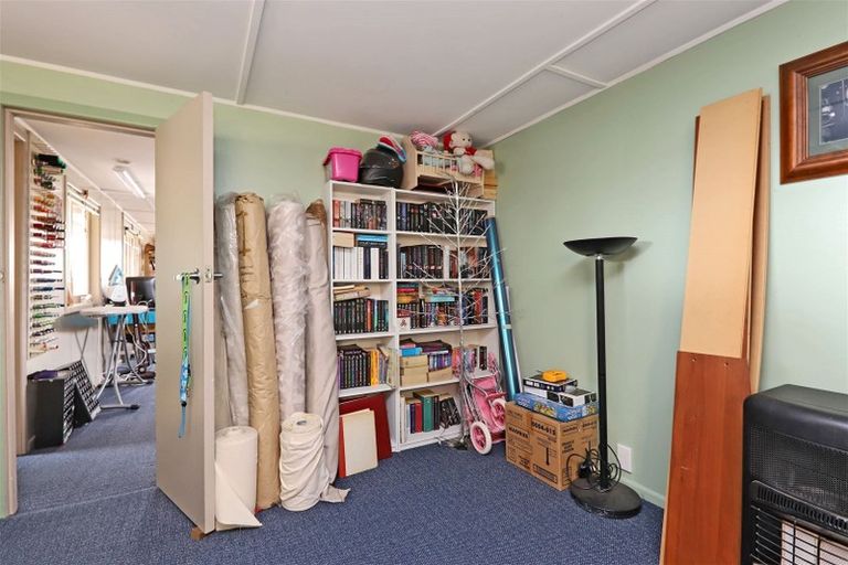 Photo of property in Ezi Clean Venetions, 604 Miller Street, Hastings, 4122