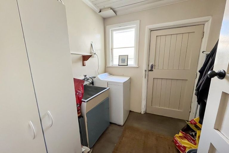 Photo of property in 660 Featherston Street, Roslyn, Palmerston North, 4414