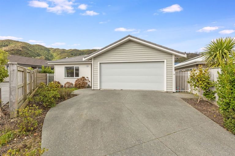 Photo of property in 31 Henrietta Maxwell Grove, Wainuiomata, Lower Hutt, 5014