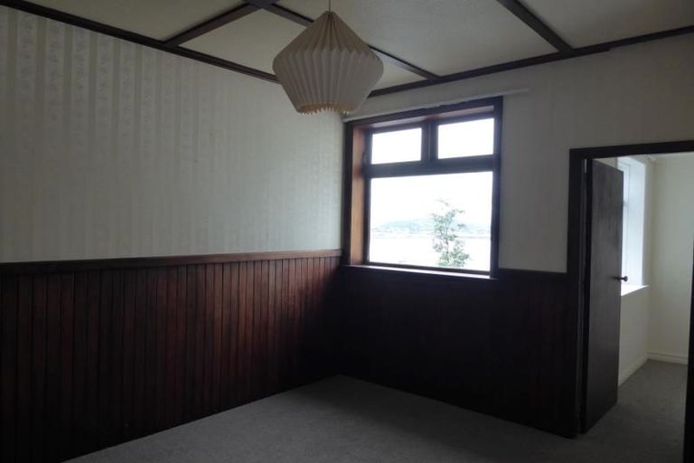 Photo of property in 9 Hungerford Road, Lyall Bay, Wellington, 6022