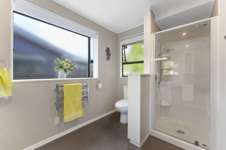 Photo of property in 74a Eatwell Avenue, Paraparaumu Beach, Paraparaumu, 5032