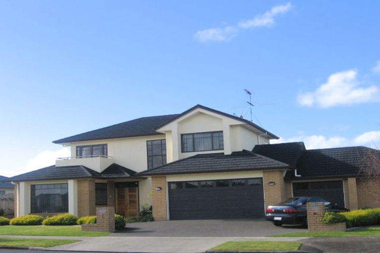 Photo of property in 74 Armoy Drive, East Tamaki, Auckland, 2016