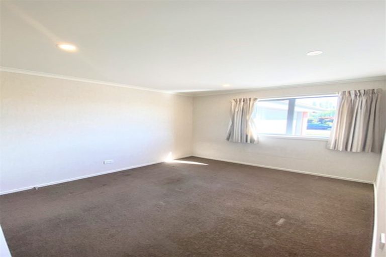 Photo of property in 22 Somerville Crescent, Aidanfield, Christchurch, 8025