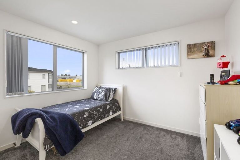 Photo of property in 19 Camp X Place, Whenuapai, Auckland, 0618