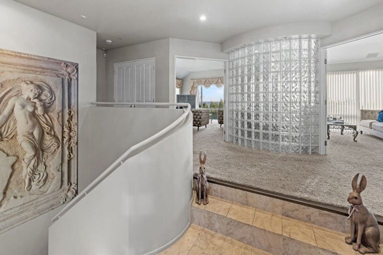 Photo of property in 16 Highcrest Heights, Westmorland, Christchurch, 8025