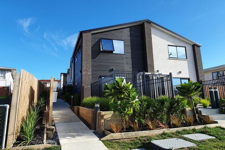 Photo of property in 4/45 Vera Road, Te Atatu South, Auckland, 0610