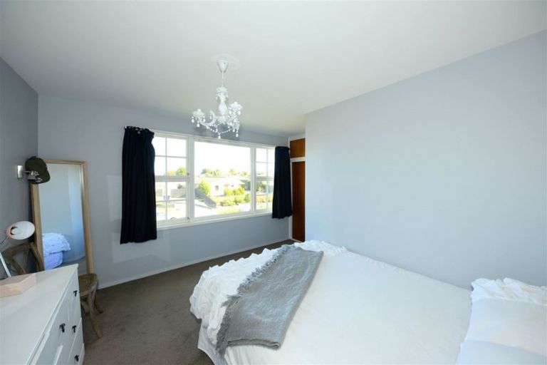 Photo of property in 11 Hillcrest Place, Avonhead, Christchurch, 8042